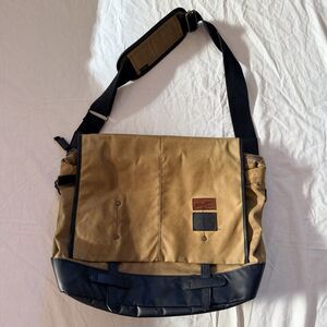 Nixon Langley 17L Messenger Bag British Millerain Waxed Canvas Leather